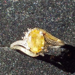 Beautiful 10k and 925 Oval Citrine Ring